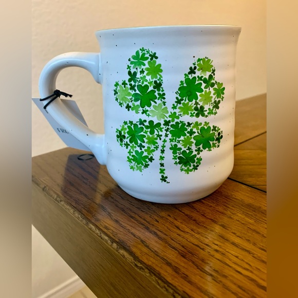 NEW Green Shamrock Hand Painted 18oz Mug St. Patrick’s Day Irish Coffee Tea Cup - Picture 3 of 15